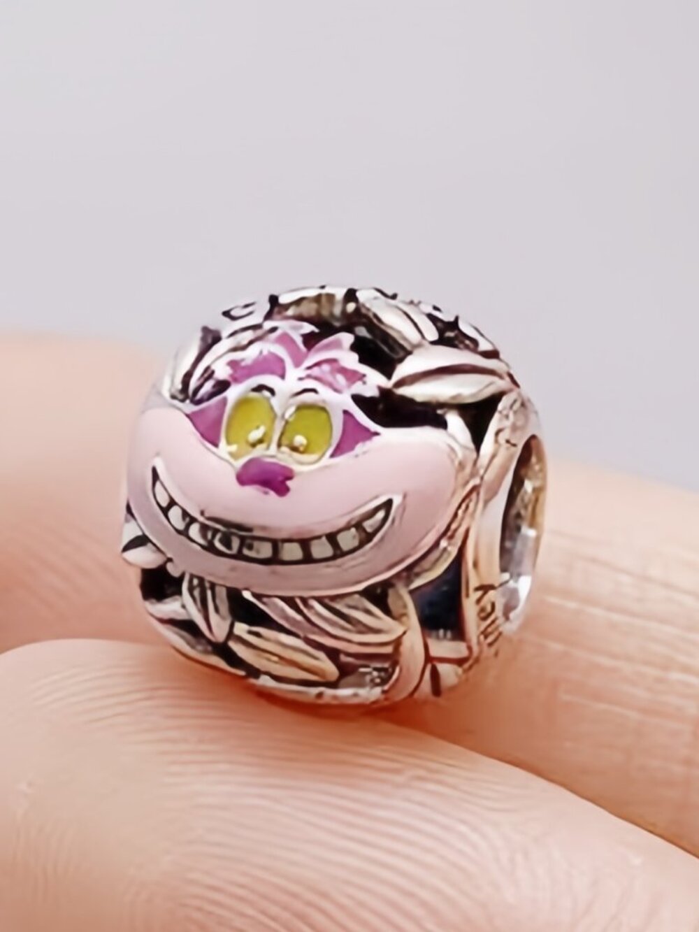 Pandora Disney Parks Alice in Wonderland Cheshire Cat Charm